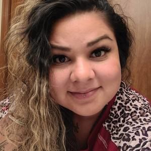 Meet your Posher, Yolanda